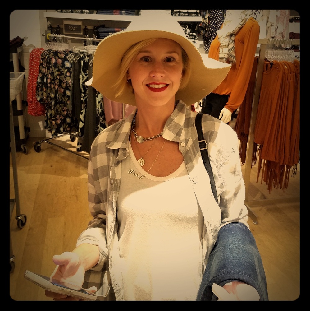 Meet your Posher, Victoria